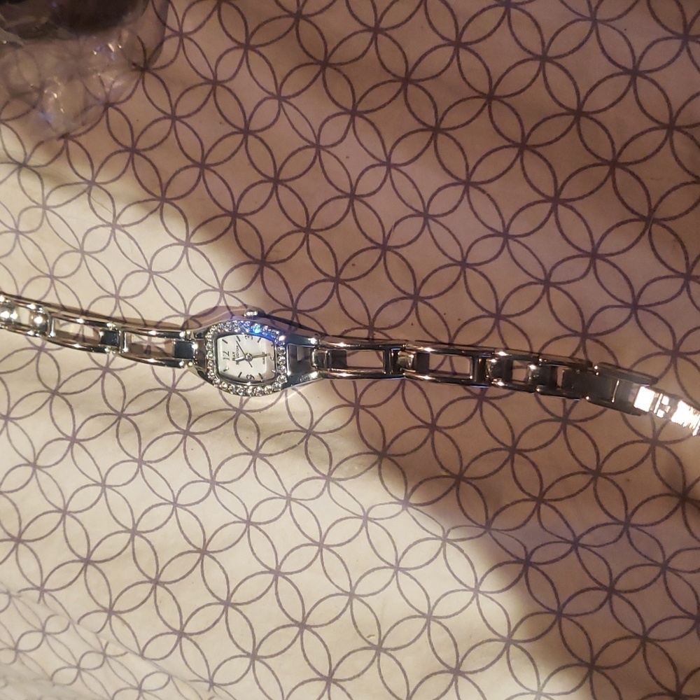 Bay Studio watch - Picture 2 of 3